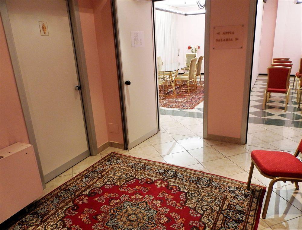 Augustus Hotel Biella Bagian luar foto