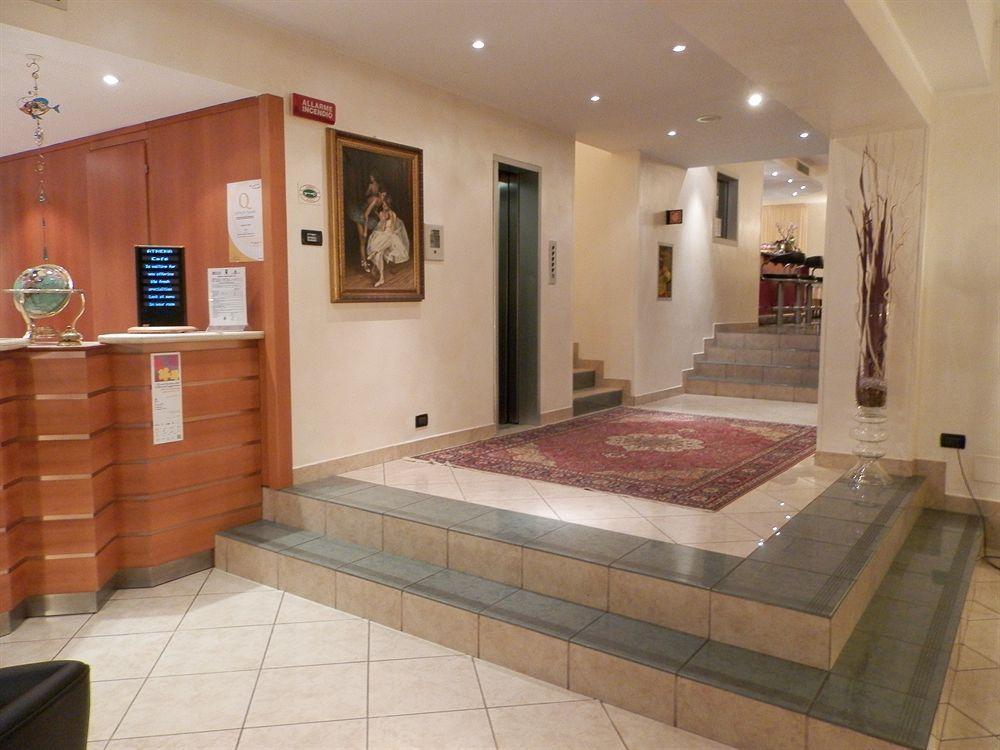 Augustus Hotel Biella Bagian luar foto