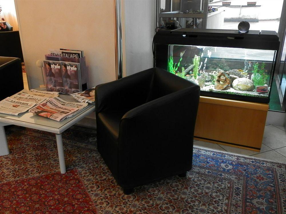 Augustus Hotel Biella Bagian luar foto