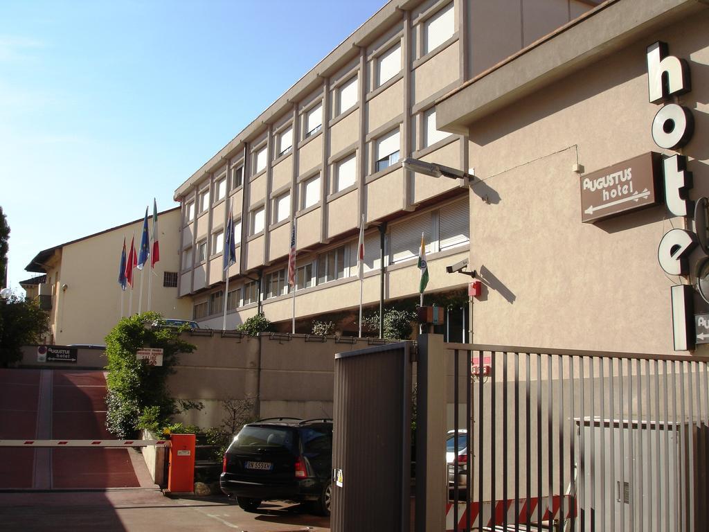 Augustus Hotel Biella Bagian luar foto