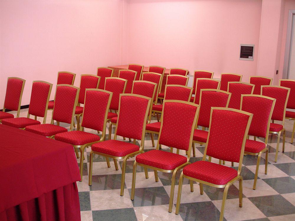 Augustus Hotel Biella Bagian luar foto